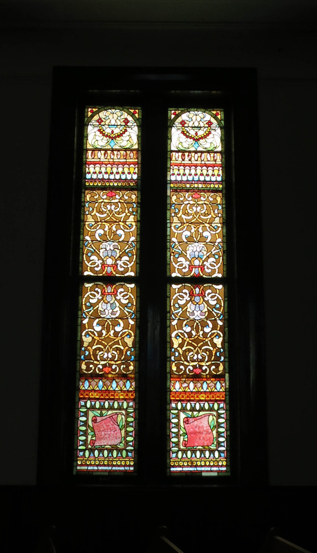 Thom Family Memorial stained glass window